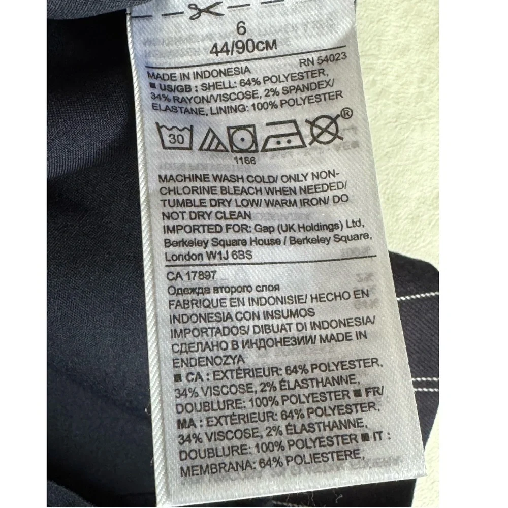 Banana Republic Banana Republic Pinstripe 
Tie-Waist Shirtdress. Size: 6 - Picture 12 of 12